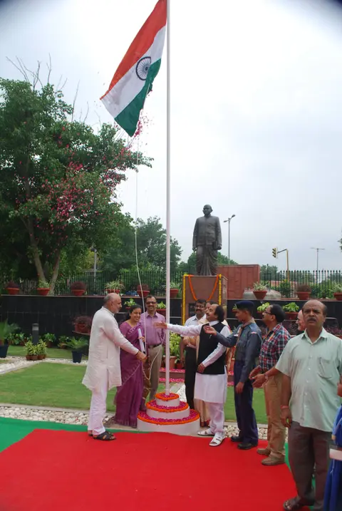 Flag hoisting, 15 August 2012, photograph 5 of 21