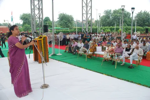 Flag hoisting, 15 August 2012, photograph 17 of 21