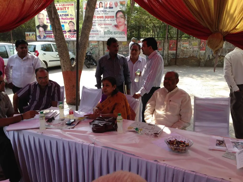 Mira Aggarwal hearing residents at the Jan Sunwai Kendra in Sawan Park ward